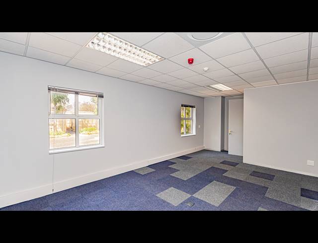 315M² OFFICE TO LET IN FERNDALE